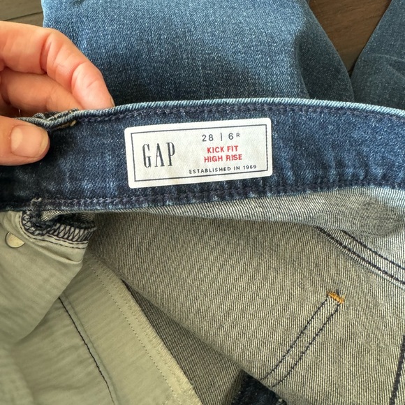 GAP NWT women’s High Rise Kick Fit Jeans - Picture 8 of 11